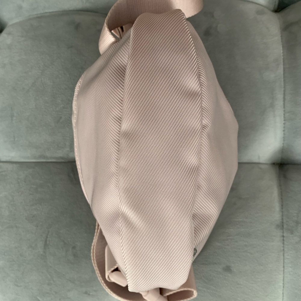 ORIGINAL OG Lululemon Everywhere Belt Bag Misty Pink - Picture 6 of 15